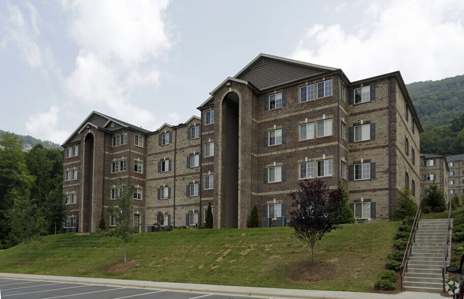 Berrington Village Apts Asheville Nc Apartment Finder