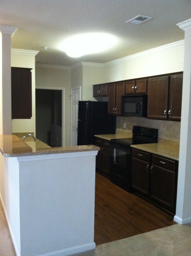 Summer Lake Smiths Station, AL Apartment Finder