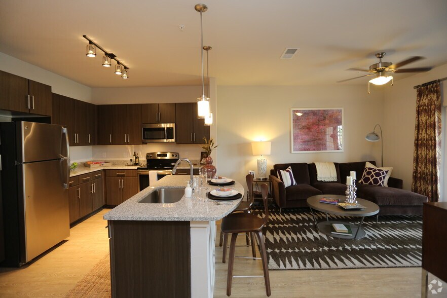 Dalian Monterrey Village San Antonio, TX Apartment Finder