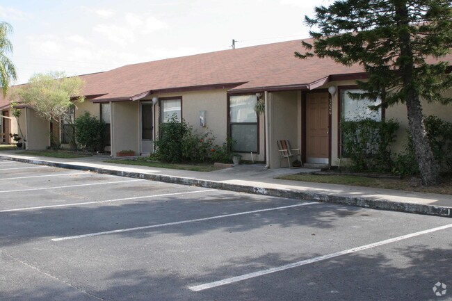 Springwood Villas Apartments Springwood Villas Apartments