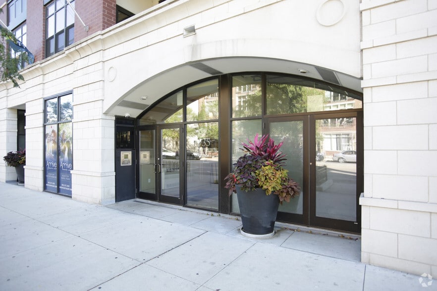 Arrive South Loop Chicago, IL Apartment Finder