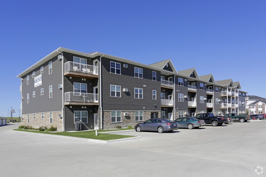 Burlington West Fargo, ND Apartment Finder
