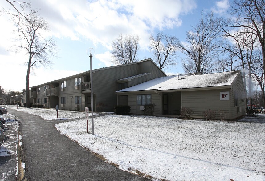 Brownstone Gardens East Longmeadow, MA Apartment Finder