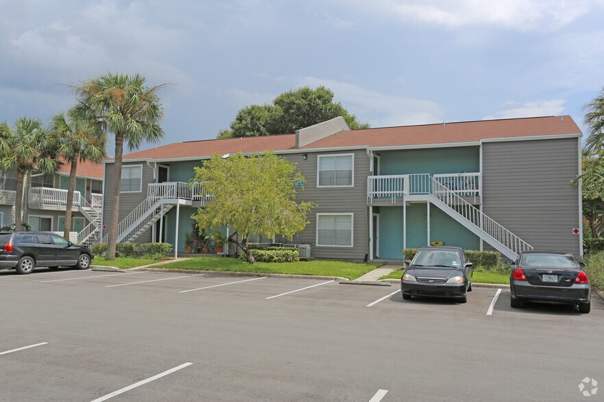 The Cove Apartment Homes Tampa, FL Apartment Finder