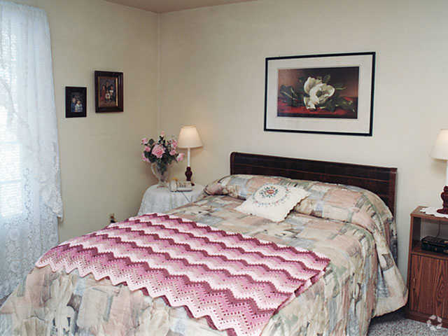 Bedroom Sets Green Bay Wi august manor apartments - green bay, wi | apartment finder Bedroom Sets Green Bay Wi august manor apartments - green bay, wi | apartment finder