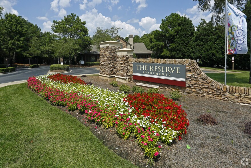 The Reserve at Waterford Lakes Charlotte, NC Apartment Finder
