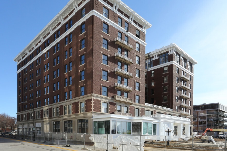The McCurdy Evansville, IN Apartment Finder