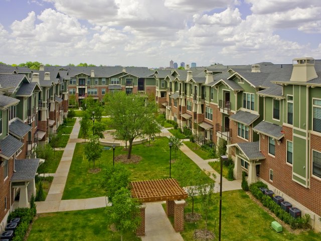 The Berkeley - Fort Worth, TX | Apartment Finder