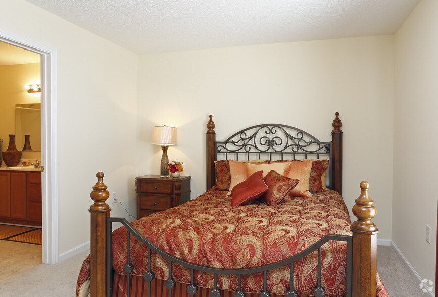 Bedroom Furniture Jacksonville Nc charleston place - jacksonville, nc | apartment finder Bedroom Furniture Jacksonville Nc charleston place - jacksonville, nc | apartment finder