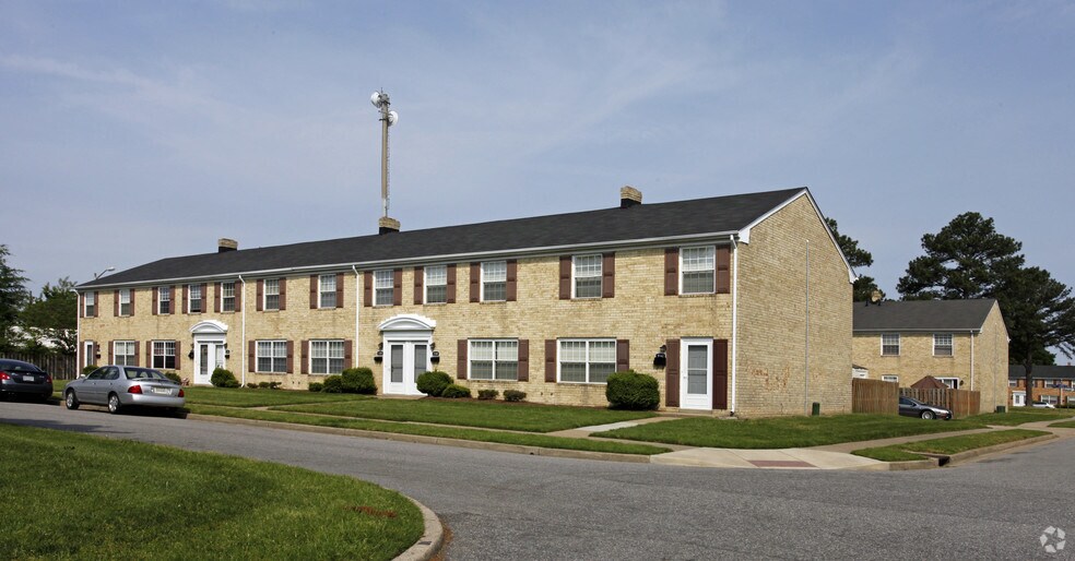 Crown Point Townhomes Norfolk, VA Apartment Finder