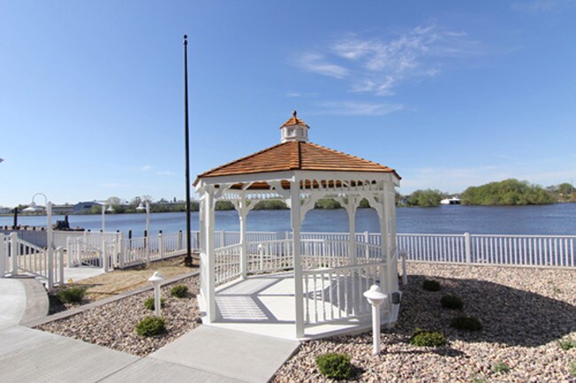 The Rivers Senior Living - Oshkosh, WI Apartment Finder