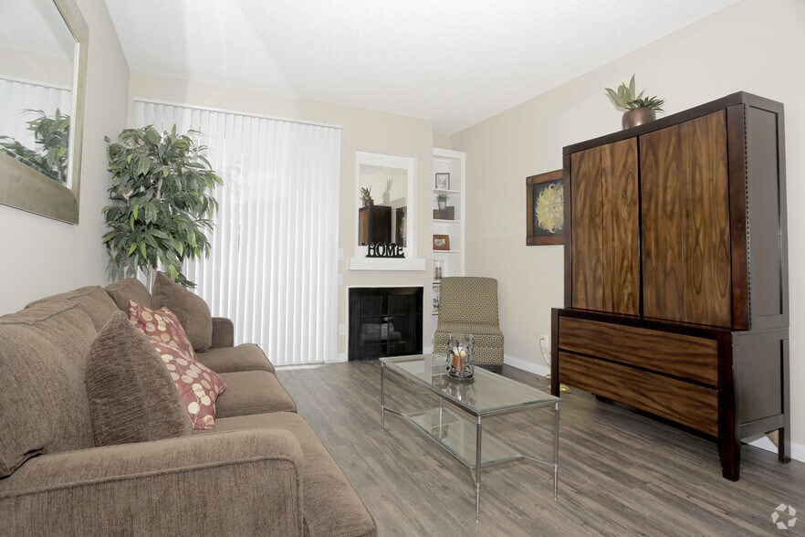 The Enclave Paramount, CA Apartment Finder