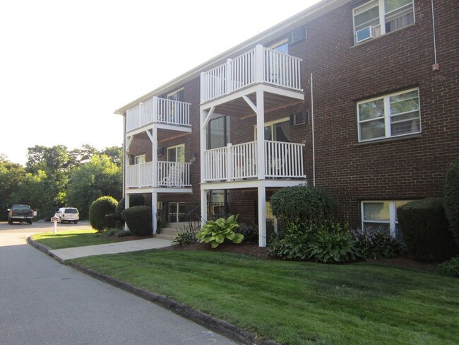 Lonvale Gardens Amesbury Ma Apartment Finder Lonvale Gardens