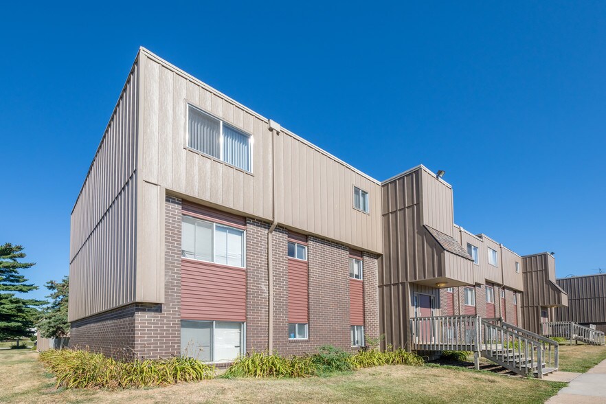 Wakonda West Apartments Des Moines, IA Apartment Finder