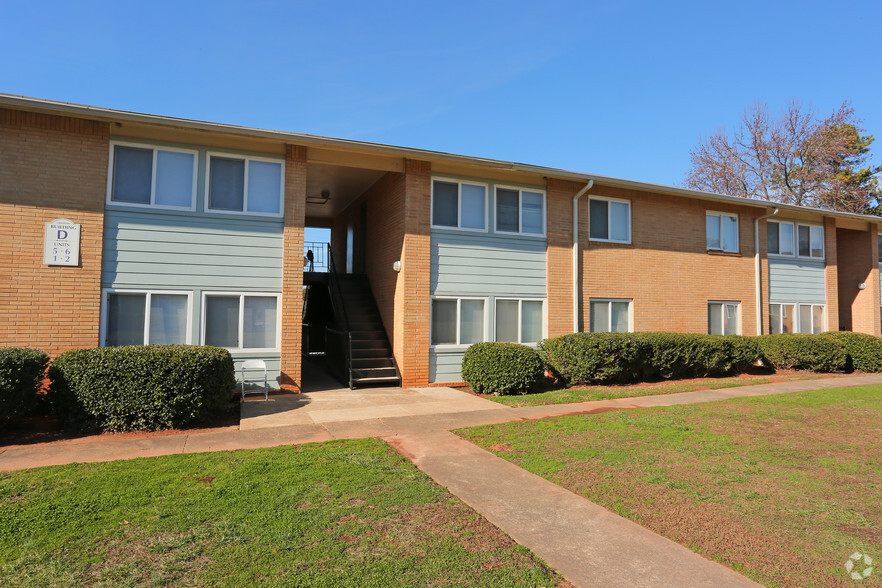 Parkside Crossing - Forest Park, GA | Apartment Finder