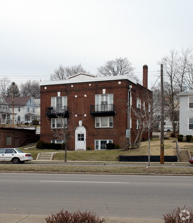 809 Kenmore Blvd Akron, OH Apartment Finder
