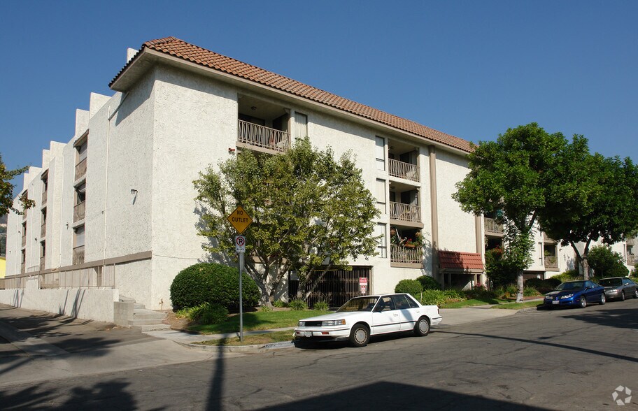 El Patio Apartments Glendale Ca Apartment Finder