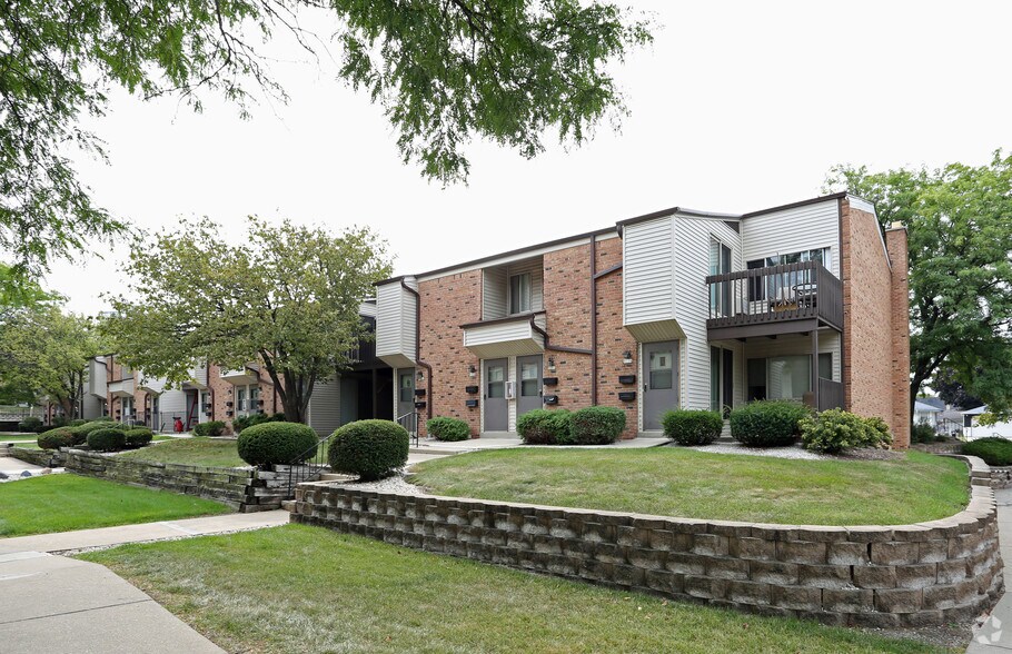 Briarwick Apartments Greenfield, WI Apartment Finder
