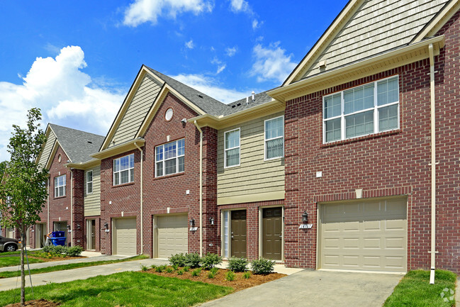 Lakeside Boulevard Townhomes - Shelby Township, MI | Apartment Finder