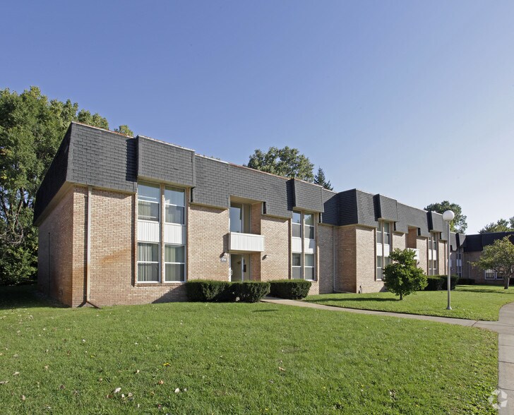 Rochester Square Apartments Rochester Square Apartments