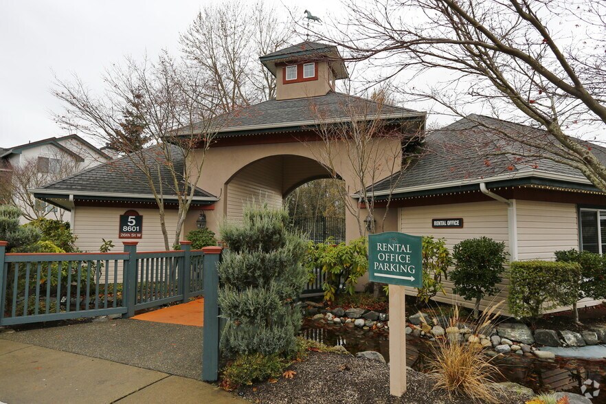 Carriage House University Place, WA Apartment Finder