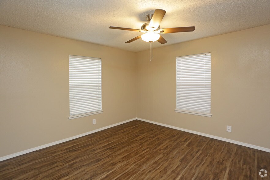 Oaks On Bandera San Antonio Tx Apartment Finder