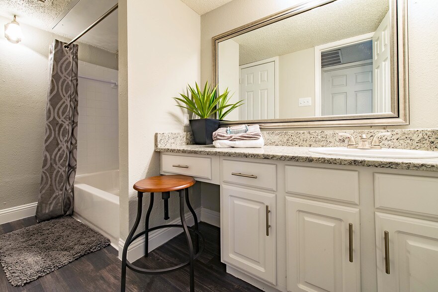 Silverton Apartments Irving, TX Apartment Finder