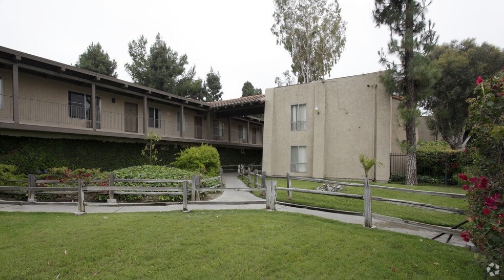 Parkside La Palma Apartments - Anaheim, CA | Apartment Finder