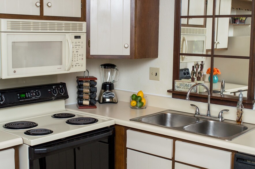 camelot place apartments saginaw mi apartment finder saginaw stove works