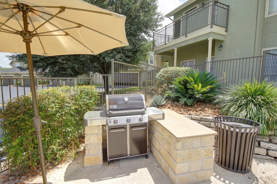 Castle Hills Townhomes San Antonio, TX Apartment Finder