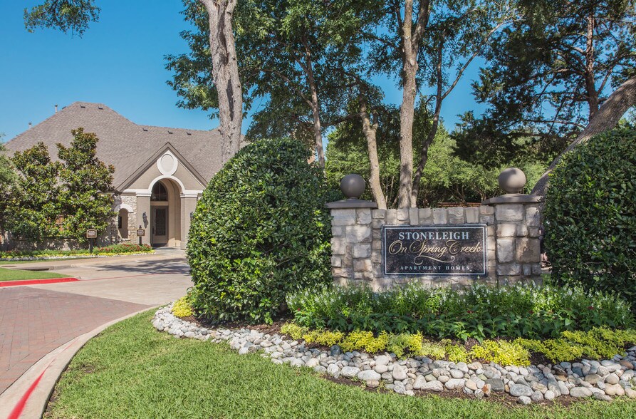 Stoneleigh on Spring Creek Garland, TX Apartment Finder