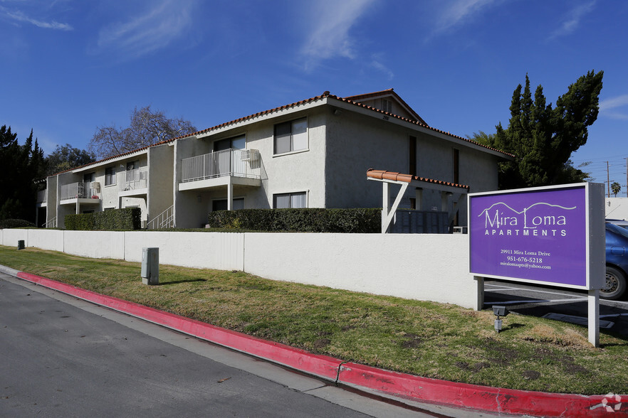 Mira Loma Apartments Temecula