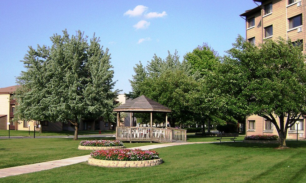 Cedar Ridge Apartment Homes Richton Park, IL Apartment Finder
