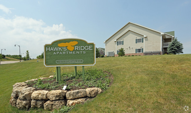 Hawks Ridge Apartments - Beloit, WI | Apartment Finder