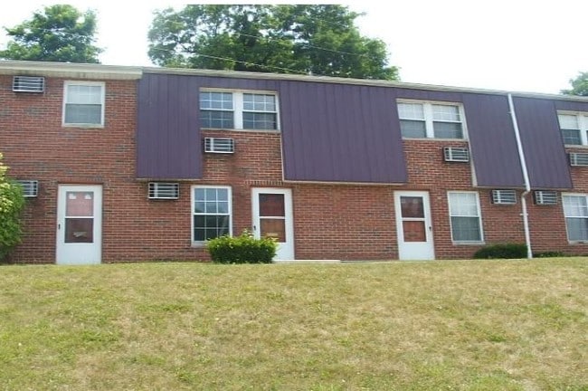 Hi Land Terrace Apartments - Hillsboro, OH | Apartment Finder