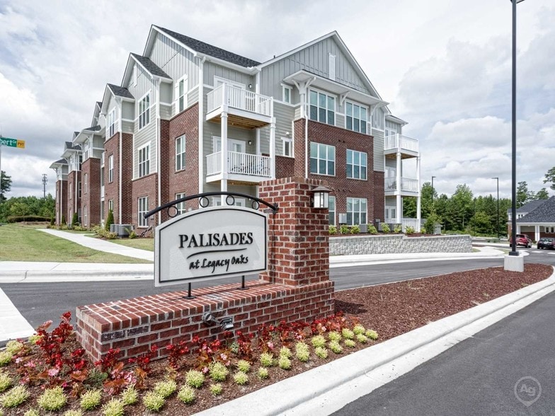 Palisades at Legacy Oaks - Knightdale, NC | Apartment Finder