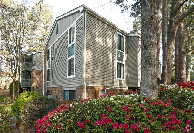 The Villages of Lake Boone Trail Raleigh, NC Apartment