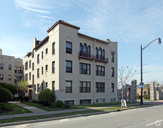 University Court Apartments Buffalo University Court Apartments Buffalo