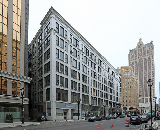 Plankinton Loft Apartments Milwaukee, WI Apartment Finder