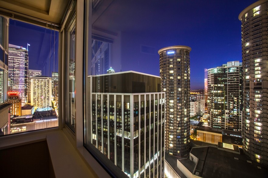 Met Tower Seattle, WA Apartment Finder