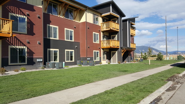 stoneridge-apartments-income-based-bozeman-mt-apartment-finder