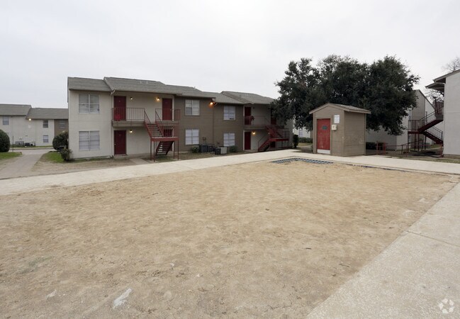 Carousel Court Apartments Carousel Court Apartments
