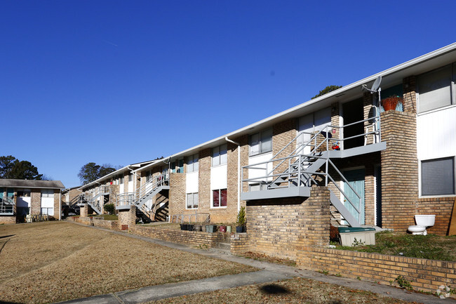 New Peachtree Apartments - Chamblee, GA | Apartment Finder