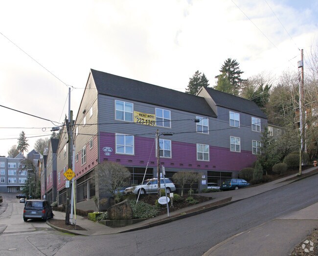 Goose Hollow Townhomes Portland, OR Apartment Finder