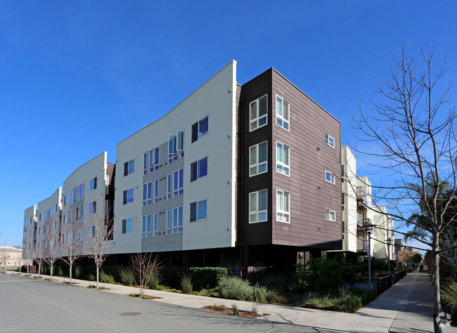 Ironhorse at Central Station - Oakland, CA | Apartment Finder