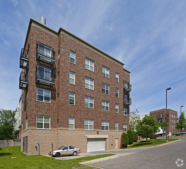 Falcon Heights Town Square Senior Falcon Heights, MN Apartment Finder