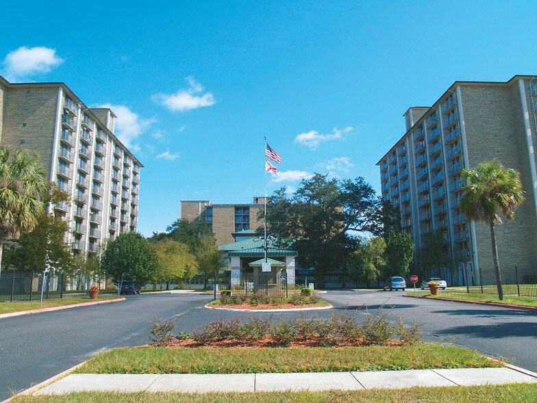 Central Plaza Towers Mobile Al Apartment Finder Central Plaza Towers