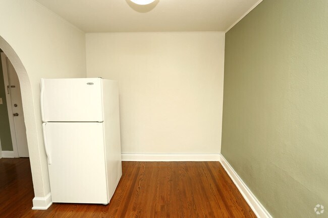 The Vintage At Mesta Park Oklahoma City Ok Apartment Finder 1br 1ba Unit 7 525sf Dining Area The Vintage At Mesta
