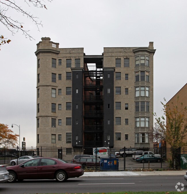 Palms Apartments Detroit, MI Apartment Finder
