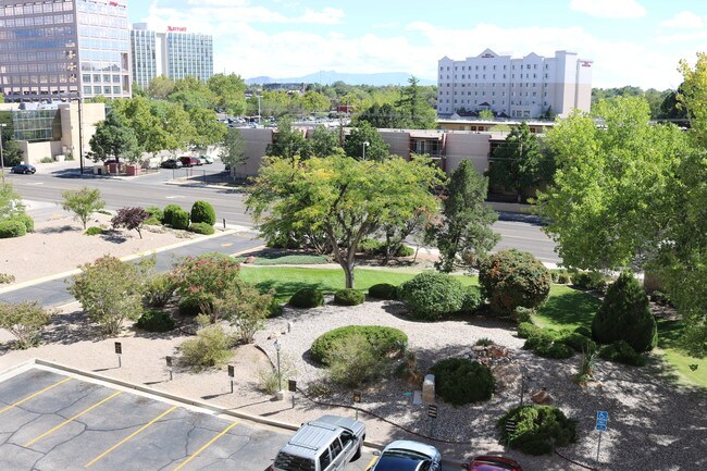 The Landmark Albuquerque, NM Apartment Finder